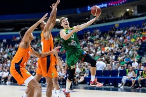 纽约尼克斯发布备战花絮，集结日外线爆发，西甲任务艰巨，心理建设被强调的简单介绍