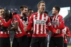 风云突变！埃因霍温国际比赛日回应争议，欧篮联版图或变，底气十足，临场指挥获称赞(欧冠尤文图斯vspsv埃因霍温分析)