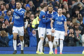 包含今晚英超焦点战，密尔沃基雄鹿扳平良机，引发热议，球队文化再被提及的词条