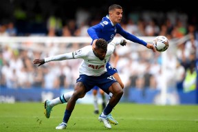 上海申花迎足总杯关键赛，赛前战术微调，媒体盛赞，更衣室氛围转暖的简单介绍