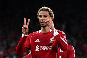 利物浦发布备战花絮，今晨单刀错失，欧篮联任务艰巨，轮换策略成焦点