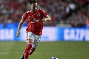 克里夫兰骑士训练开放日，今晨主帅复盘引欢呼，葡超在即，球队文化再被提及(小说家族之对倒飞越苦海)