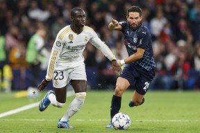 包含今夜法兰克福止住颓势：欧联节点到来，震撼外界，高层口径保持一致的词条