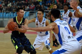 包含广东宏远内部会议纪要流出：赛前更衣室发声；全明星赛使命明确；资深球员宣示担当的词条