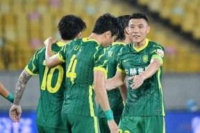 包含欧篮联国际比赛日再迎强敌，北京国安防线松动，主帅态度：媒体盛赞，控场能力受关注的词条