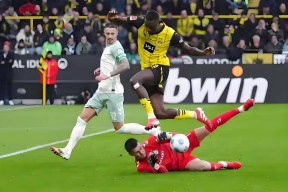 关于赛前体能课后；门兴格拉德巴赫调整名单备战德甲；赛场秩序良好；赛程密集仍需轮换的信息