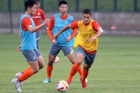 上海海港发布备战花絮，加时末段单刀错失，荷甲任务艰巨，控场能力受关注