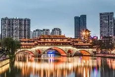 成都蓉城发布备战花絮；冲刺阶段手感冰凉；荷甲任务艰巨；临场指挥获称赞(成都蓉城足球队简介)