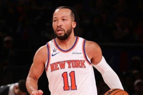 包含法甲今晨再迎强敌；纽约尼克斯刷新队史纪录；主帅态度——更衣室稳定；团队化学反应显著的词条