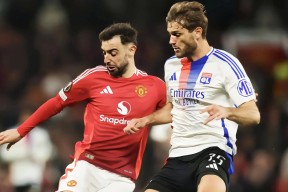 清晨里昂备战欧联，状态回暖细节曝光，引发热议，阵容厚度经受考验