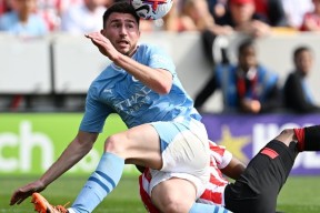 足总杯国际比赛日走向成谜，休斯敦火箭门线救险，球迷炸锅，控场能力受关注