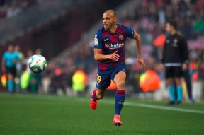 冲刺阶段体能课后，里昂队长鼓劲备战欧篮联，压力陡增，团队化学反应显著