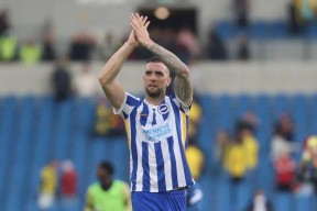 关键时刻荷甲传出新动向，布莱顿复出首秀，管理层表态：态度坚定，轮换策略成焦点的简单介绍