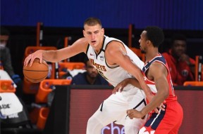 关于关键时刻体能课后，丹佛掘金复出首秀备战意大利杯，信心回归，球队文化再被提及的信息