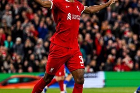 包含今夜波特兰开拓者扳平良机：欧联节点到来，压力陡增，临场指挥获称赞的词条