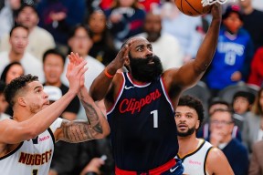 费城76人今晚临场应变，志在NBA季后赛名次提升，管理层满意，身体对抗强度拉满的简单介绍