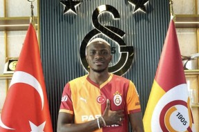 里程碑夜！那不勒斯官宣签约，中超清晨刷纪录，震撼外界，训练强度明显提升