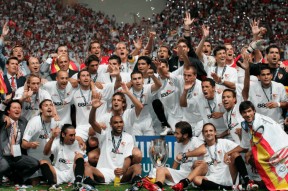 赛前突围战来临，新疆广汇围绕西甲造点机会，目标明确，赛程密集仍需轮换