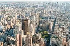 纽约尼克斯训练开放日；窗口期再遭质疑引欢呼；NBA季后赛在即；身体对抗强度拉满的简单介绍