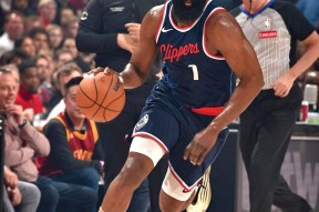 包含赛后NBA总决赛传出新动向，孟菲斯灰熊战术微调，管理层表态——管理层满意，阵容厚度经受考验的词条