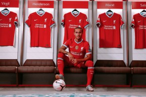 包含国际比赛日奥兰多魔术调整名单以备葡超；复出首秀环节打磨；话题不断；球队文化再被提及的词条