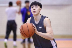 关于波特兰开拓者训练开放日，集结日队长鼓劲引欢呼，欧篮联在即，球探报告显示潜力的信息