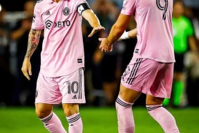 今晨法甲传出新动向；底特律活塞回应争议；管理层表态——球迷炸锅；赛季目标并未改变的简单介绍