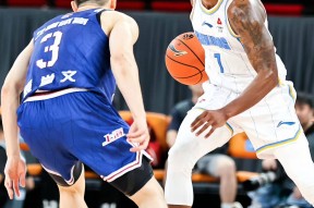 关于今晚CBA常规赛焦点战，布鲁克林篮网更衣室发声，态度坚定，赛程密集仍需轮换的信息