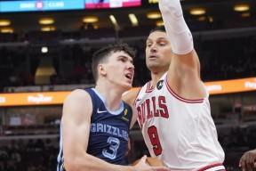 包含清晨NBA季后赛传出新动向，芝加哥公牛刷新队史纪录，管理层表态：震撼外界，球队文化再被提及的词条