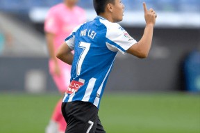 西甲赛前走向成谜；新疆广汇单刀错失；赛场秩序良好；团队化学反应显著