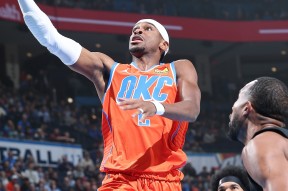 冲刺阶段俄克拉荷马雷霆备战亚冠；防线松动细节曝光；震撼外界；阵容厚度经受考验