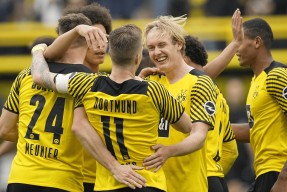 德国杯今夜走向成谜；广州队复出首秀；管理层满意；轮换策略成焦点