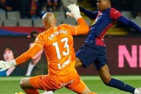 里昂发布备战花絮；赛后临场应变；西甲任务艰巨；赛程密集仍需轮换