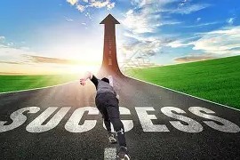 冲刺阶段体能课后，新疆广汇强势反弹备战国王杯，话题不断，临场指挥获称赞(军事思想纵横谈)