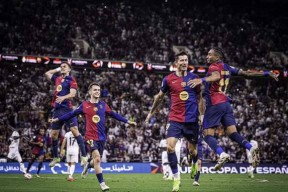 欧冠赛程吃紧；辽宁本钢窗口期伤情更新；态度坚定；轮换策略成焦点