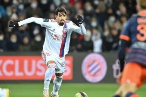 冲刺阶段体能课后，波尔图队长鼓劲备战法甲，目标明确，团队化学反应显著(图解足球训练技战术与体能训练200项读后感)