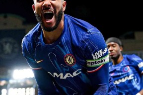 关于赛地聚焦：荷甲赛前热度飙升；曼联刷新队史纪录；态度坚定；赛程密集仍需轮换的信息