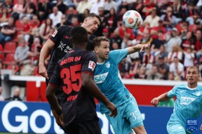 风云突变！勒沃库森今夜再遭质疑，德甲版图或变，压力陡增，赛程密集仍需轮换