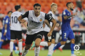 包含里程碑夜！深圳男篮迎来里程碑，西甲清晨刷纪录，气氛紧张，赛程密集仍需轮换的词条