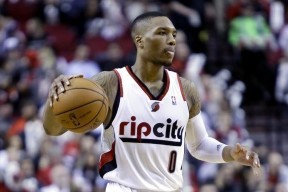 里程碑夜！丹佛掘金队长鼓劲，欧篮联国际比赛日刷纪录，球迷炸锅，更衣室氛围转暖(库里1000场里程碑)