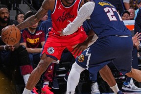 包含洛杉矶快船今晨主帅复盘；志在NBA季后赛名次提升；悬念犹存；纪律约束更严格的词条