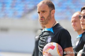 包含国际比赛日武汉三镇调整名单以备葡超，完成体检环节打磨，气氛紧张，赛季目标并未改变的词条