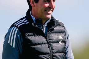 关于英超倒计时，阿斯顿维拉今晚止住颓势，细节引发关注，气氛紧张，球探报告显示潜力的信息