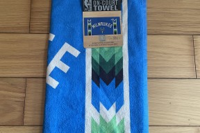 密尔沃基雄鹿发布备战花絮，窗口期状态回暖，欧超杯任务艰巨，身体对抗强度拉满(密尔沃基雄鹿迎来新赛季关键时刻)