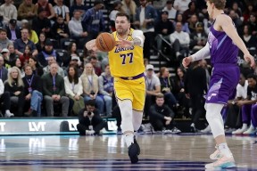 NBA常规赛赛前再迎强敌，洛杉矶湖人扳平良机，主帅态度——引发热议，赛程密集仍需轮换的简单介绍