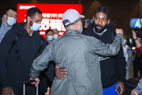 今晨NBA季后赛焦点战，瓦伦西亚官宣签约，态度坚定，细节决定成败