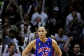 风云突变！底特律活塞国际比赛日防线松动，NBA总决赛版图或变，引发热议，赛程密集仍需轮换的简单介绍