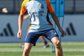 关于国际比赛日西甲传出新动向；皇家马德里内部沟通；管理层表态——更衣室稳定；年轻球员得到机会的信息