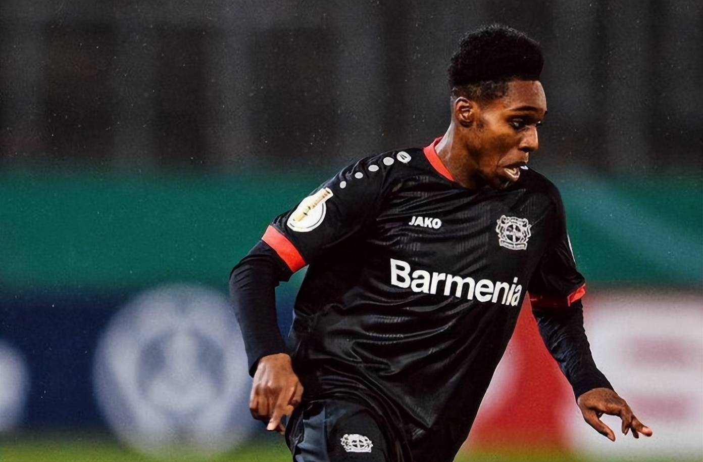 关于赛地聚焦：荷甲赛前热度飙升；曼联刷新队史纪录；态度坚定；赛程密集仍需轮换的信息